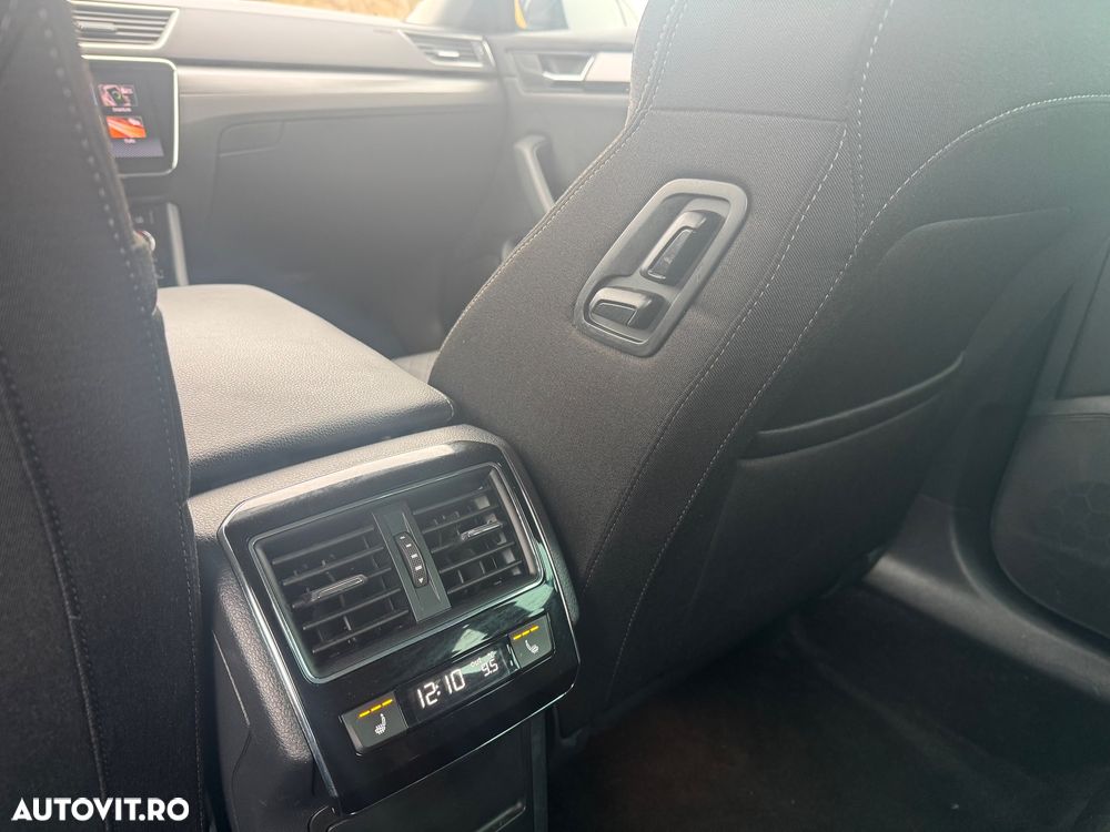 Skoda Superb Combi 2.0 TDI DSG Style - 11