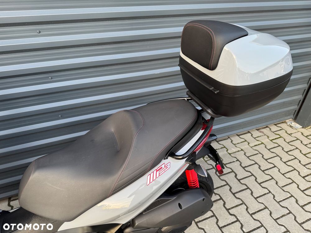 Piaggio MP-3 - 17