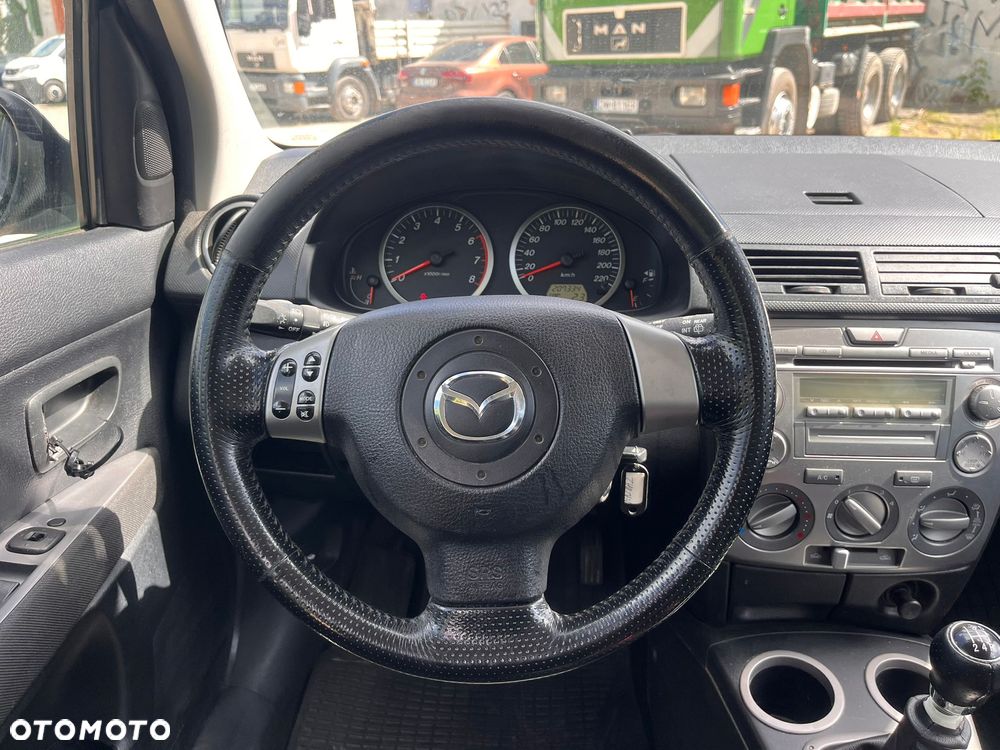 Mazda 2 - 16