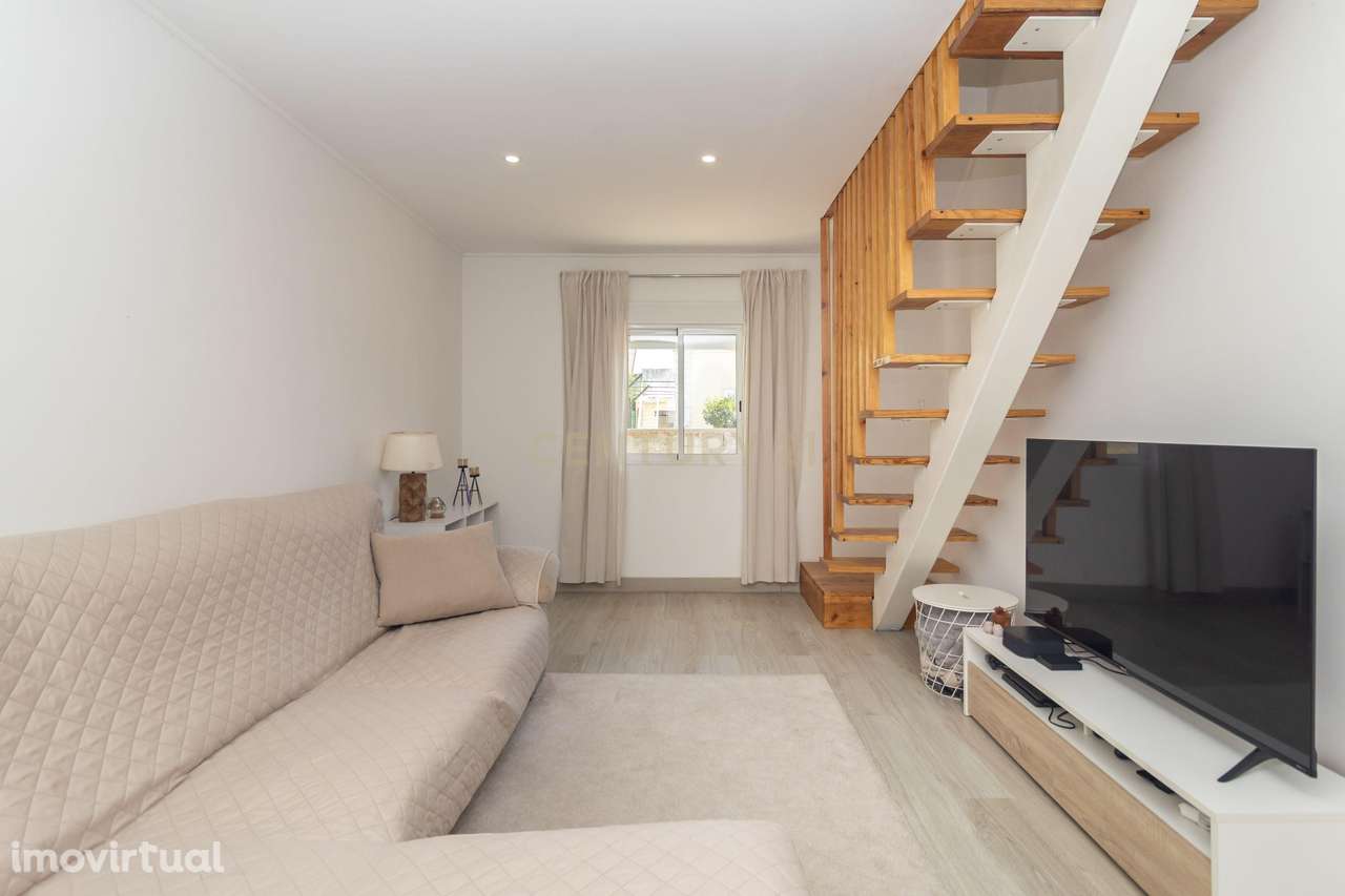 Moradia Isolada T2 Remodelada - Foros de Amora - Grande imagem: 2/44