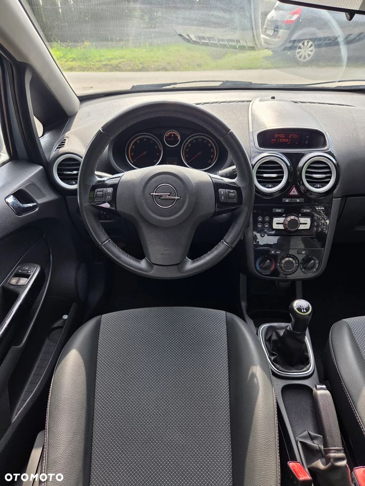 Opel Corsa 1.4 16V Cosmo - 21