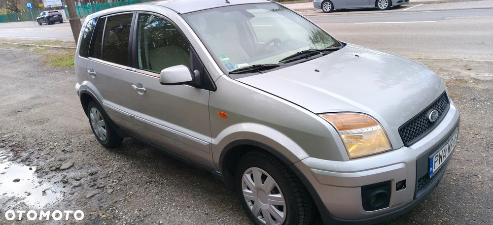 Ford Fusion 1.4 + - 8