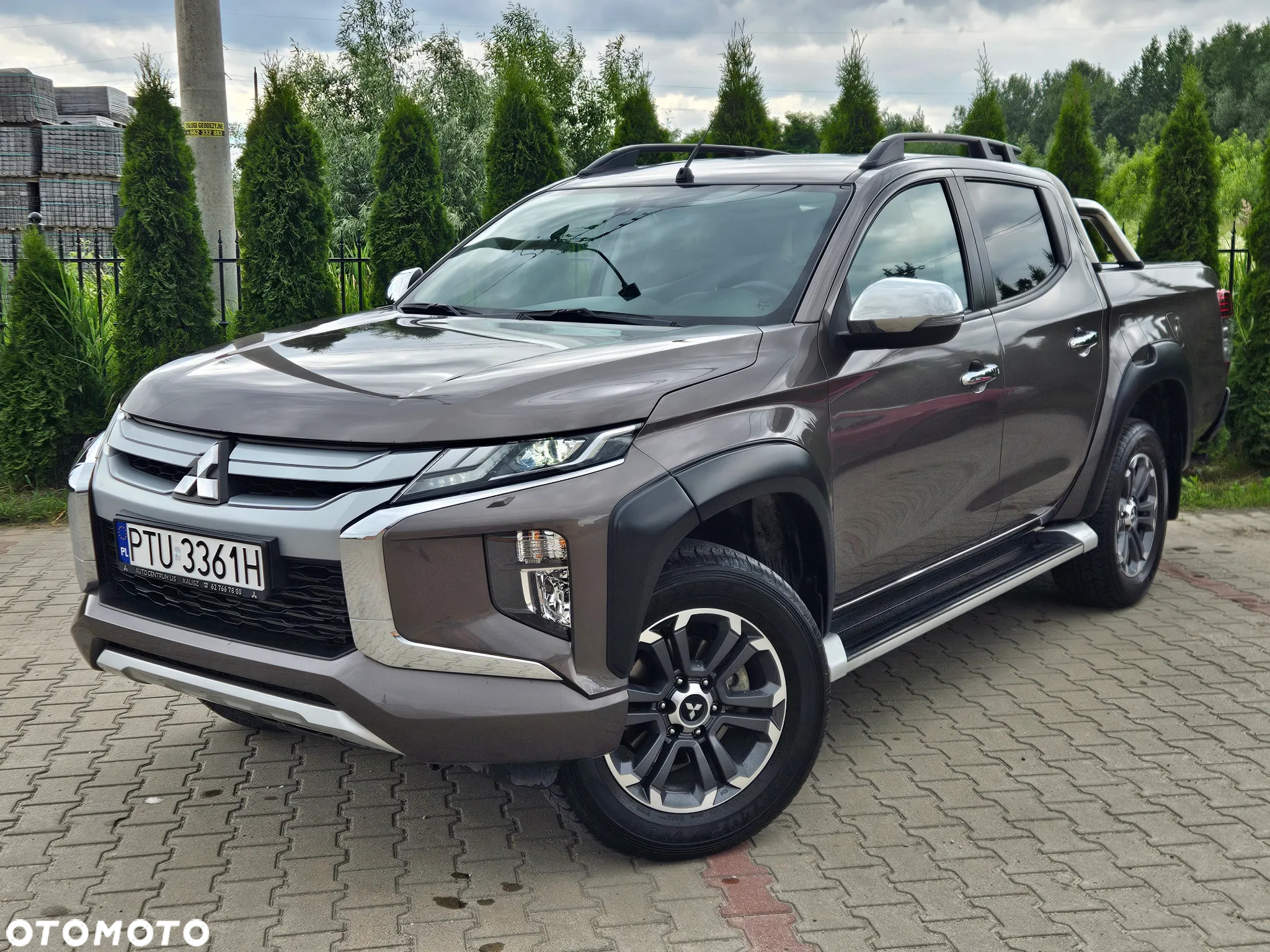 Mitsubishi L200 2.2 d DC Instyle Plus - 31