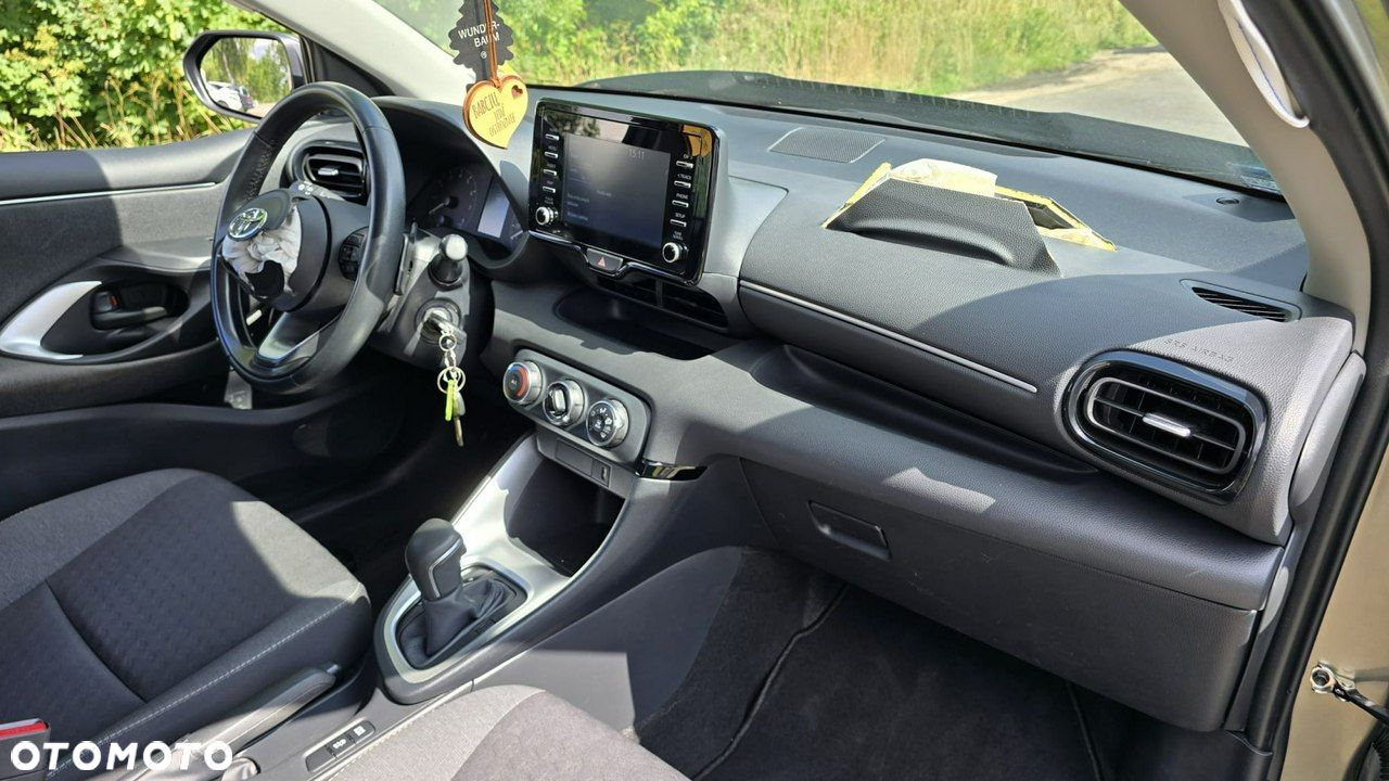 Toyota Yaris - 12