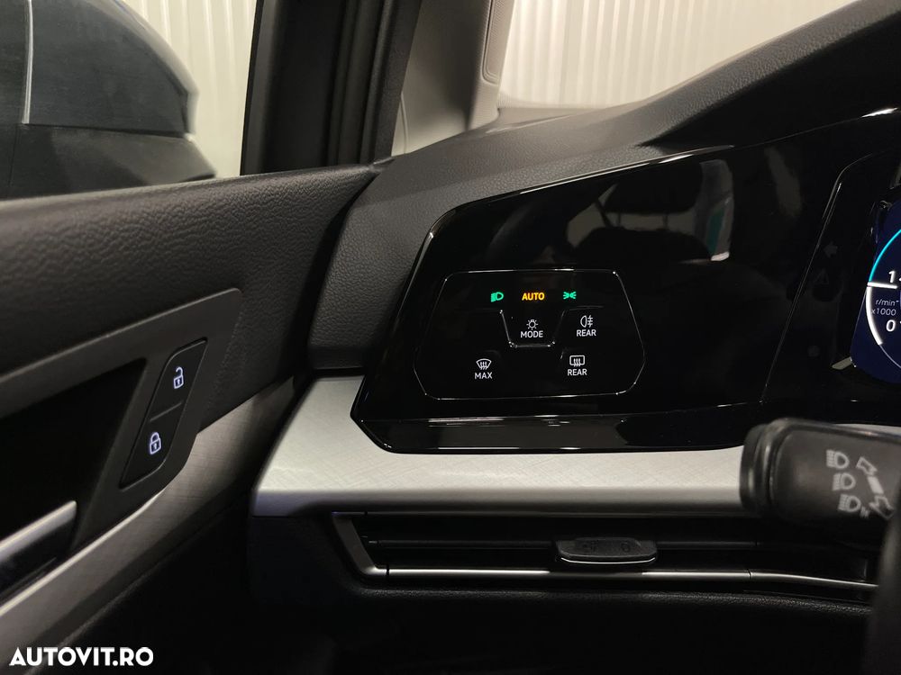 Volkswagen Golf - 23