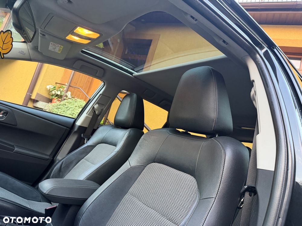 Toyota Auris Hybrid 135 Prestige - 13