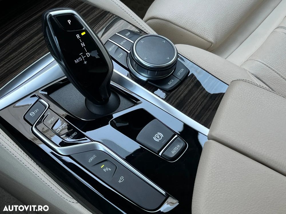 BMW Seria 5 530e xDrive AT PHEV - 25