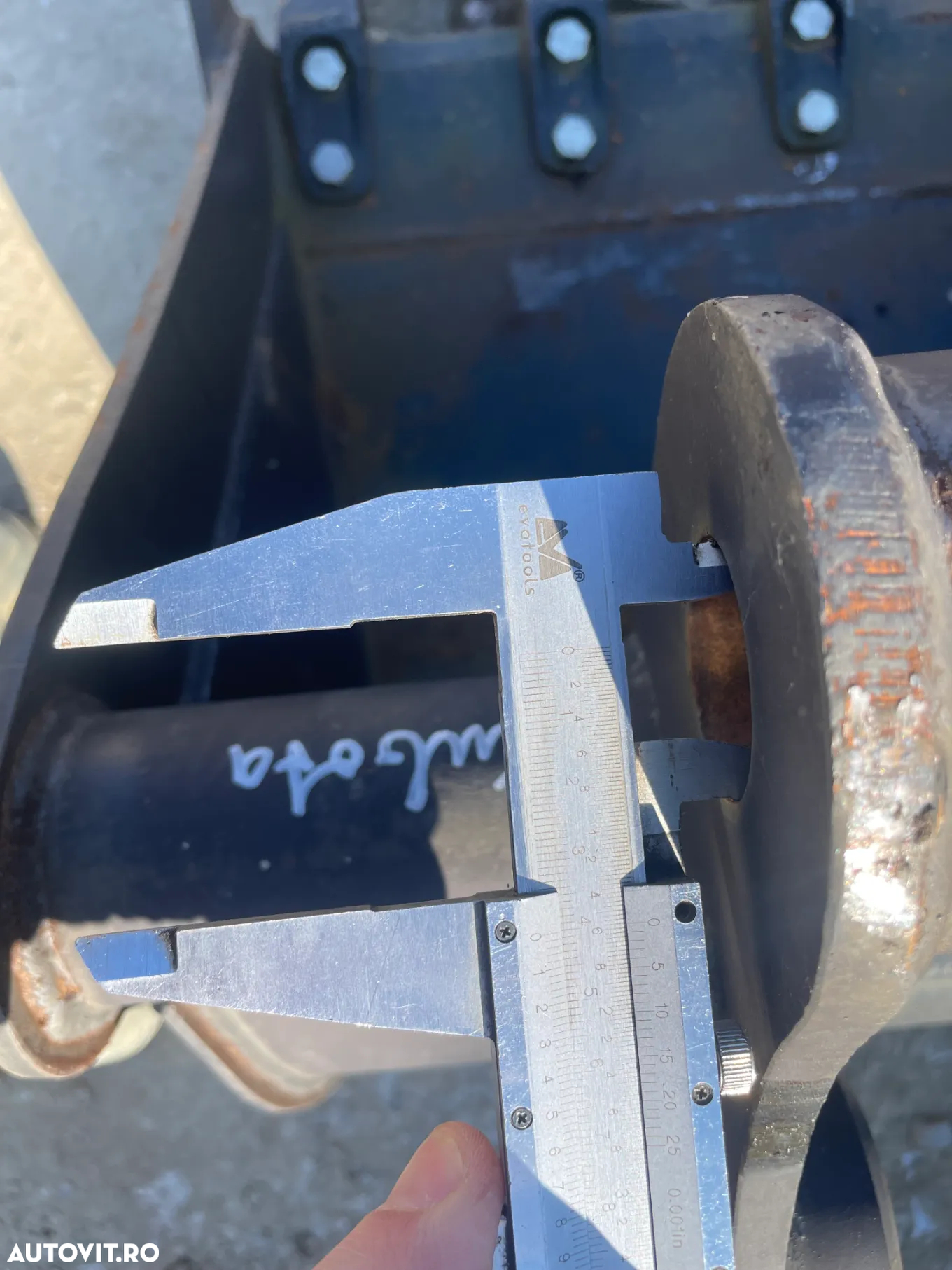 Cupa de Sapat pentru excavatoare de 3-4 tone cu latime de 550 mm - 6