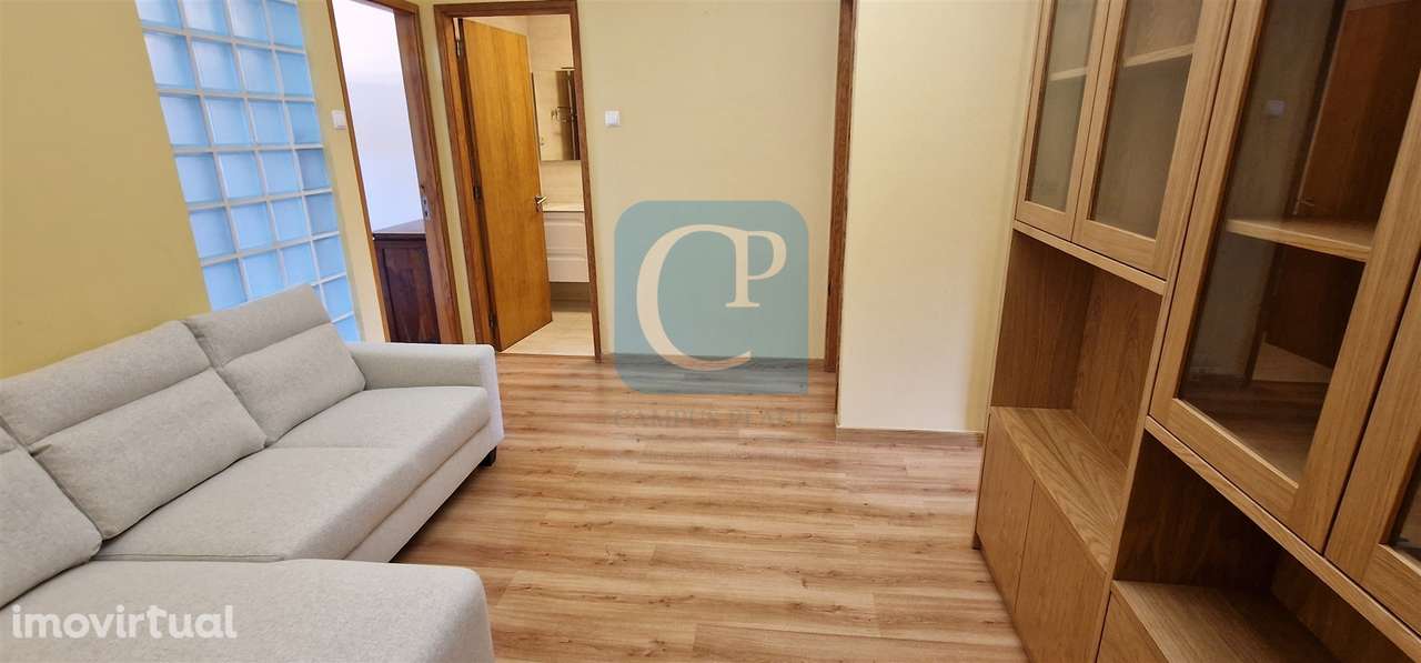 Apartamento T2 mobilado e equipado em Lordelo do Ouro - Grande imagem: 2/26