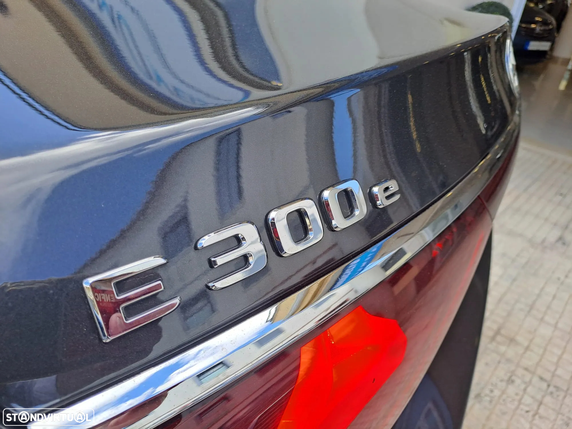 Mercedes-Benz E 300 e AMG Line - 10