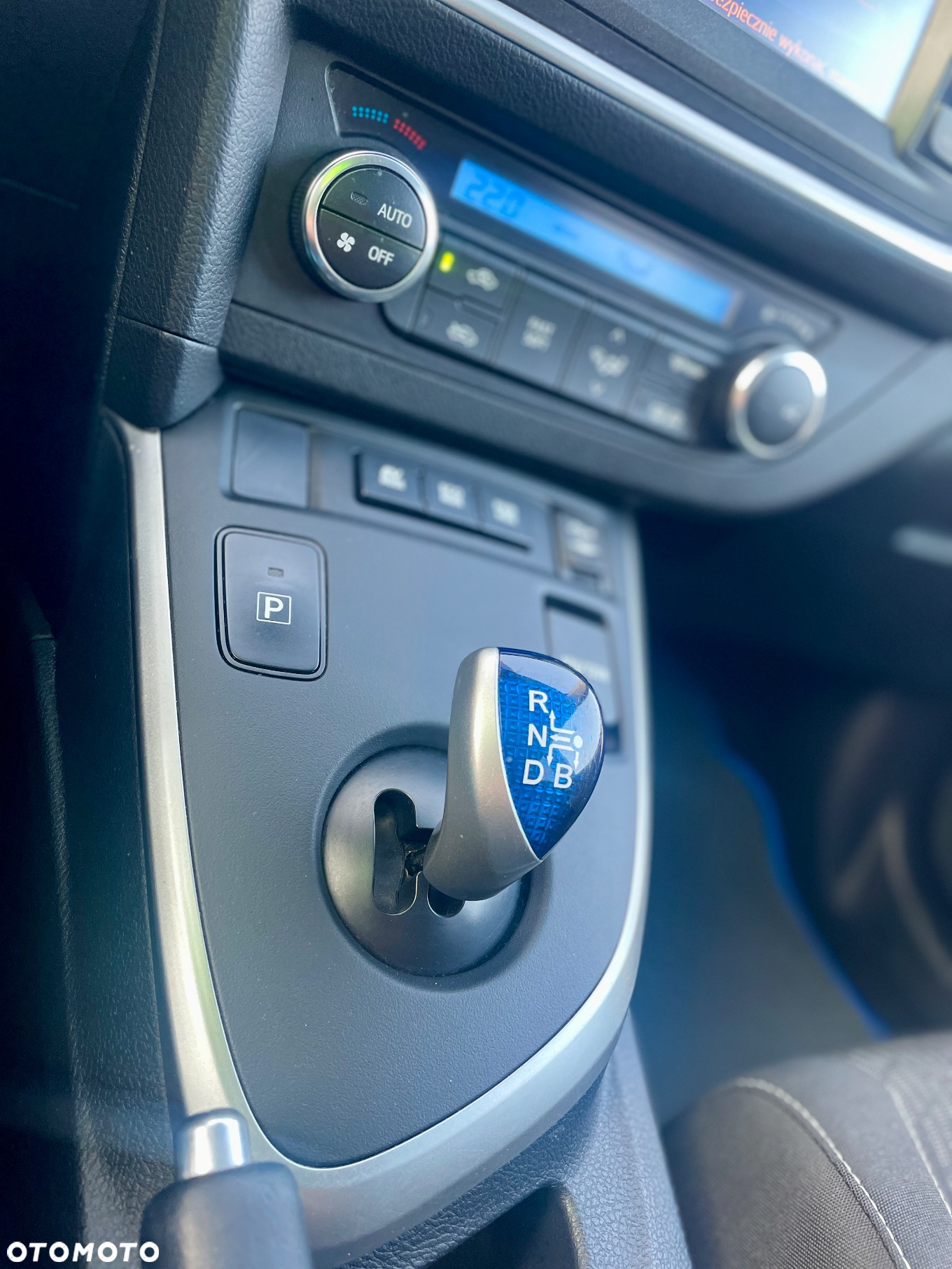 Toyota Auris 1.8 HSD Prestige - 18