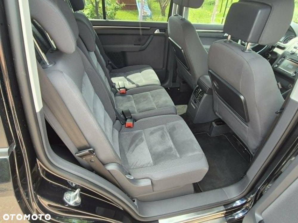 Volkswagen Touran 2.0 TDI DPF Highline - 24