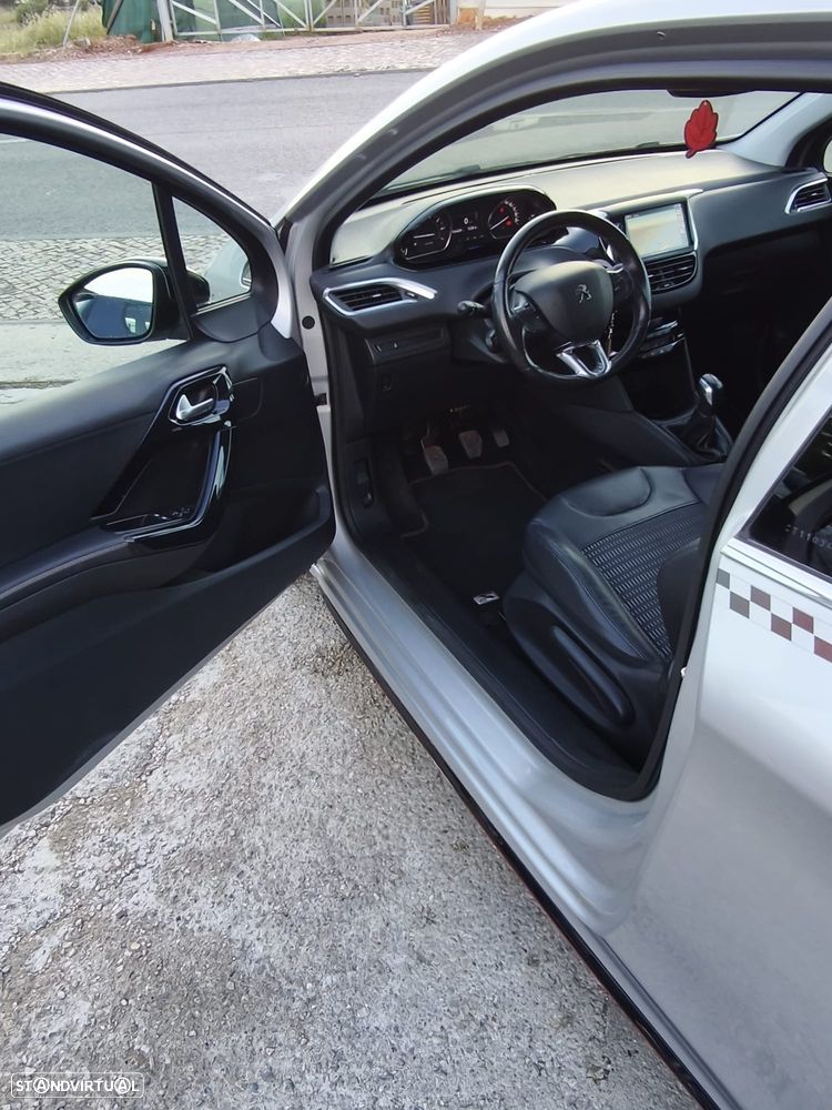Peugeot 208 82 VTI Active - 4