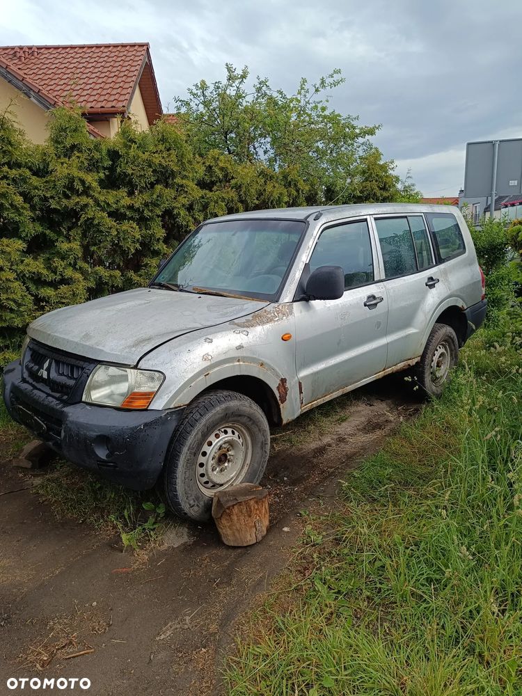 Mitsubishi Pajero - 8