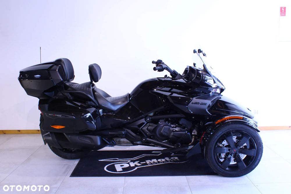 Can-Am Spyder - 2