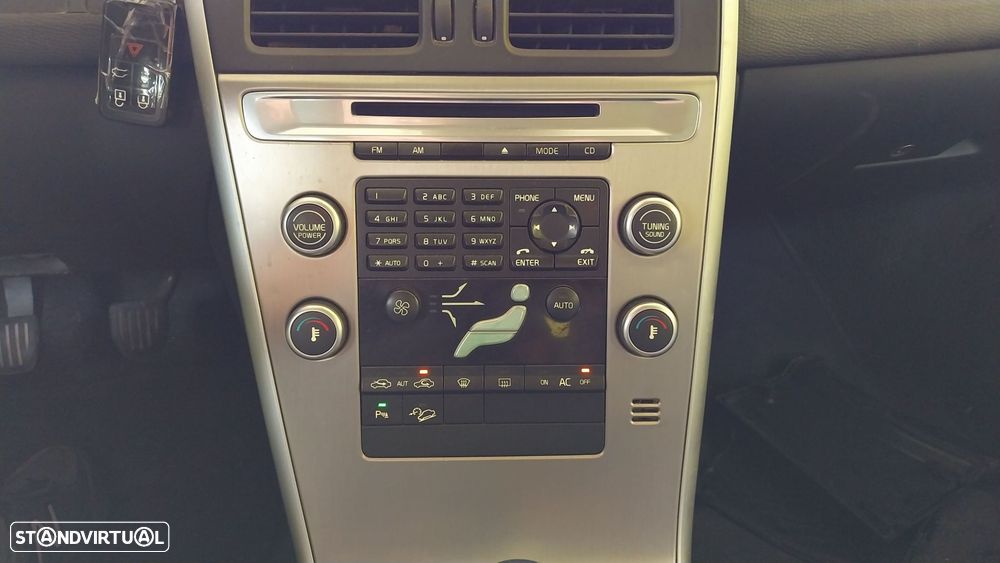 Volvo XC 60 D5 Momentum - 12