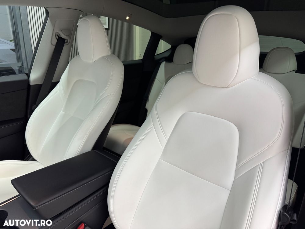 Tesla Model Y Long Range Dual Motor AWD - 20