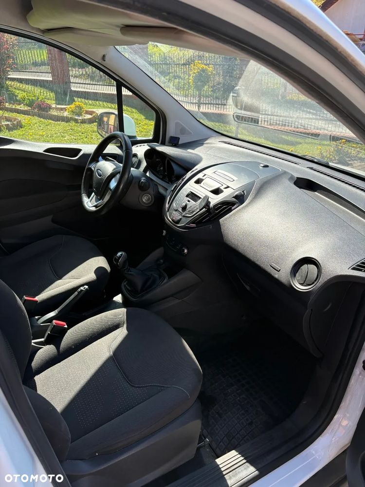 Ford Transit Courier - 11