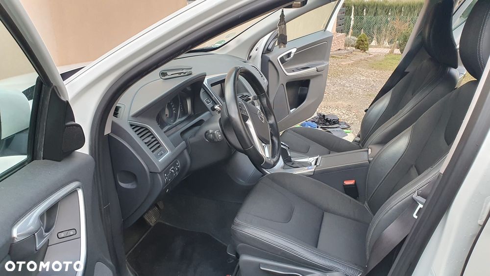 Volvo XC 60 D3 Geartronic Momentum - 6