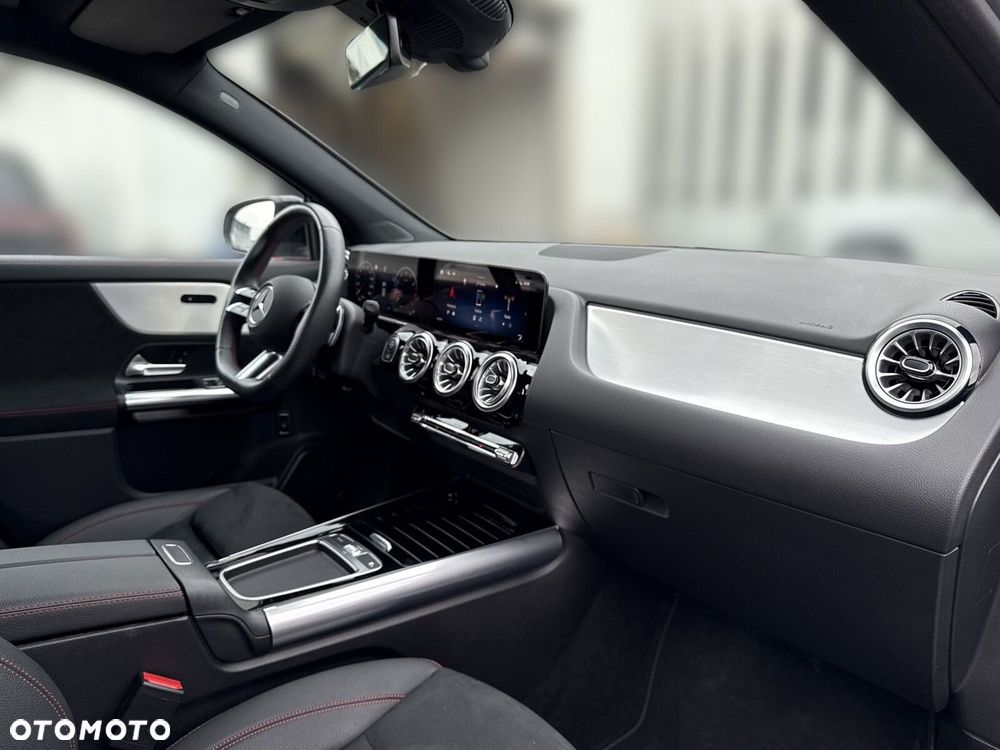 Mercedes-Benz GLA - 18