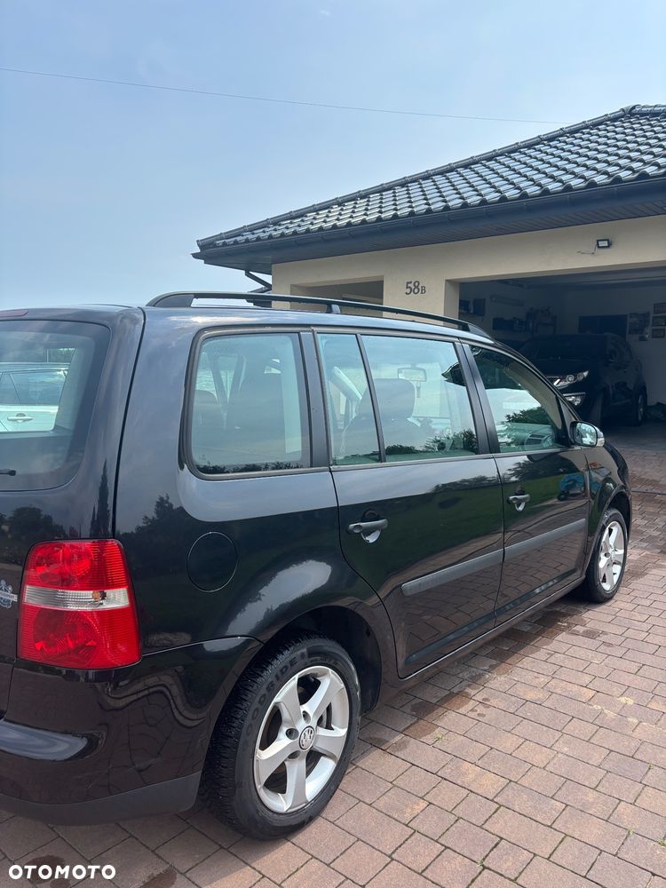 Volkswagen Touran 1.6 - 4