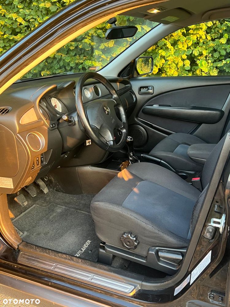 Mitsubishi Outlander 2.0 2WD Invite - 11