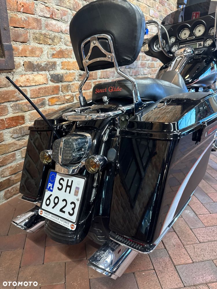 Harley-Davidson Touring Street Glide - 38