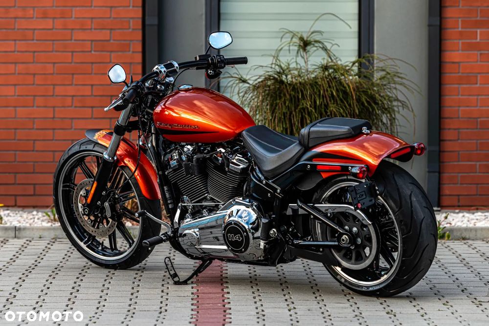 Harley-Davidson Softail Breakout - 3