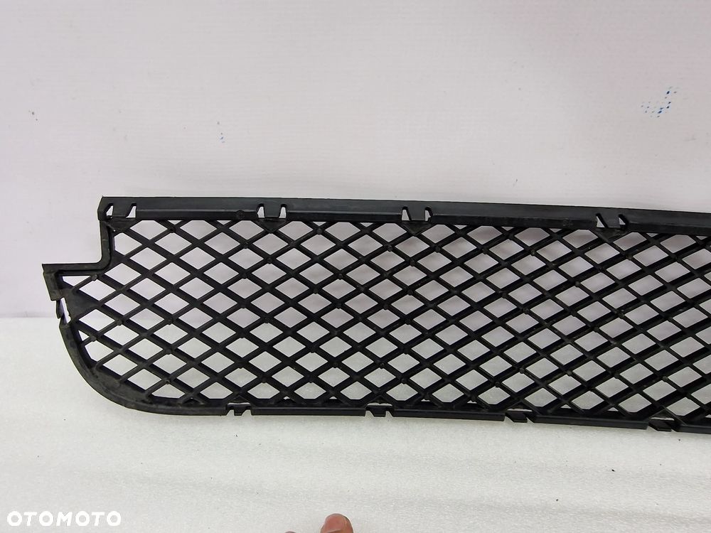 BMW E83 X3 LIFT 06-10 KRATKA ŚRODKOWA ZDERZAKA PRZEDNIEGO PRZÓD , NR 51113416203 , NR AUKCJI KR14 - 5