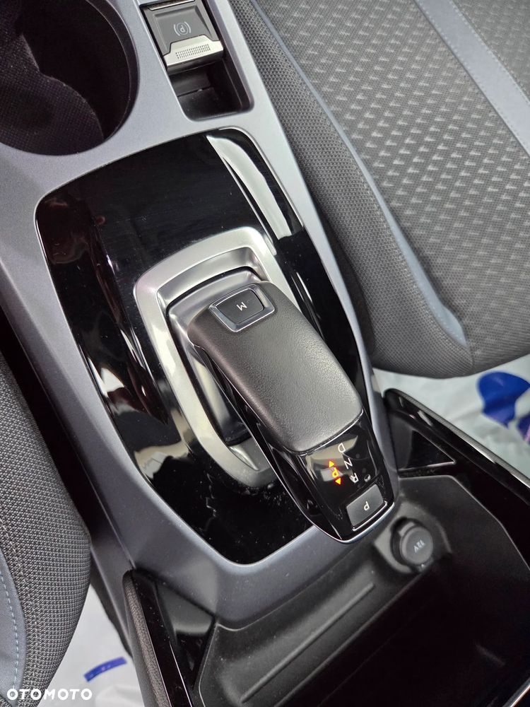 Peugeot 2008 1.5 BlueHDi GT Pack S&S EAT8 - 30