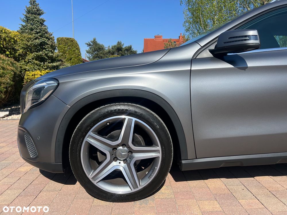 Mercedes-Benz GLA 200 7G-DCT AMG Line - 20