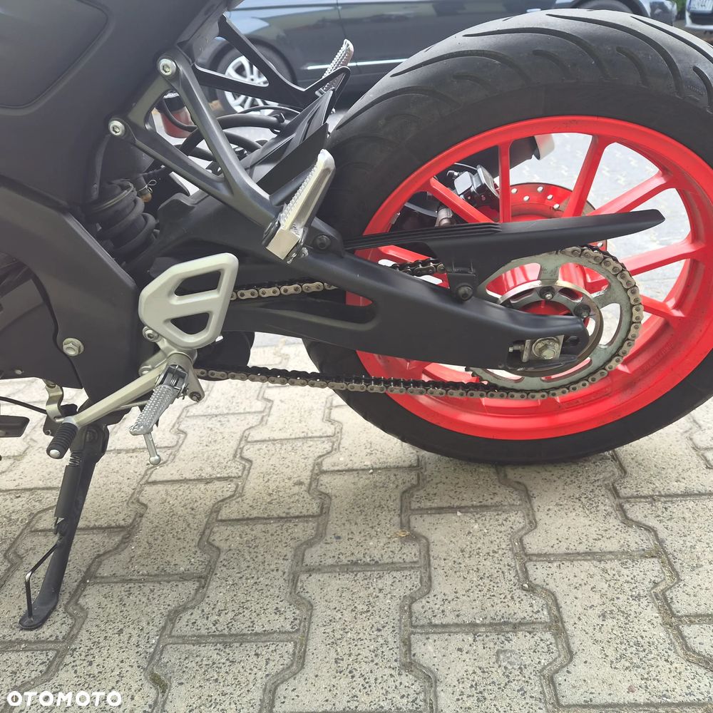 Yamaha MT - 8