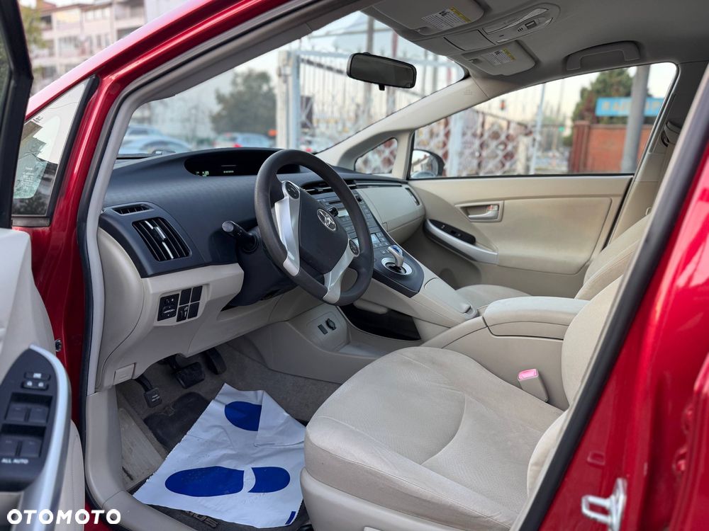Toyota Prius 1.8 HSD Prestige - 8