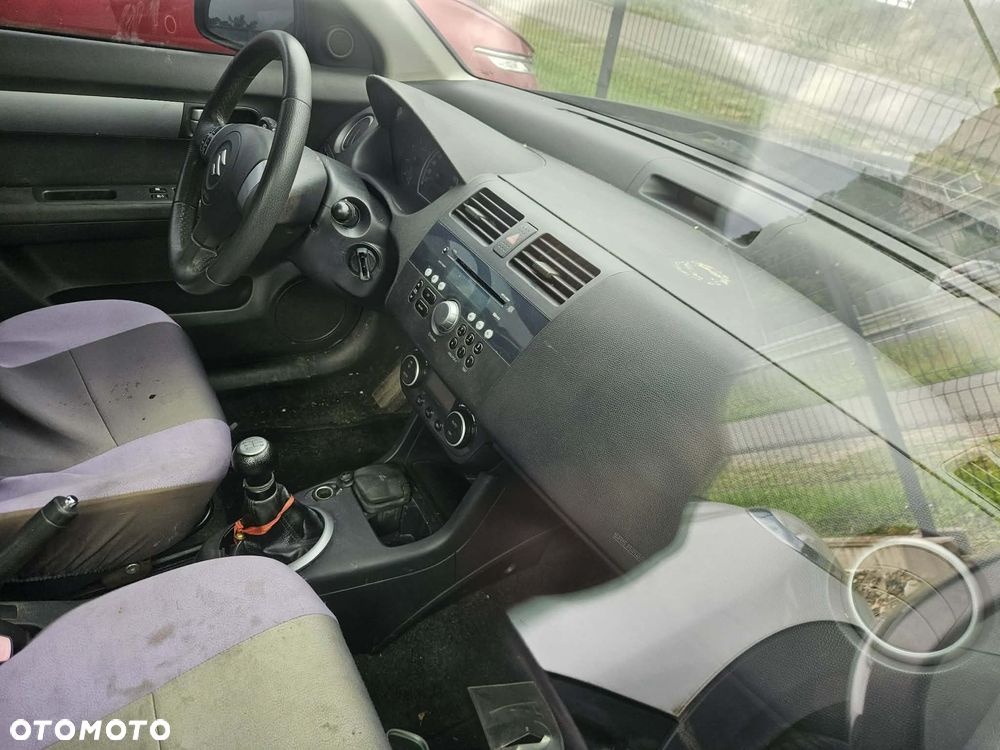 Suzuki Swift 1.3 DDiS Comfort - 4