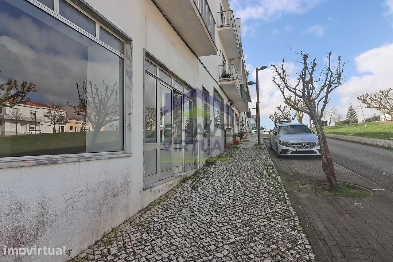 Estabelecimento Comercial - Centro Bombarral  - Com possibilidade d... - Grande imagem: 3/15