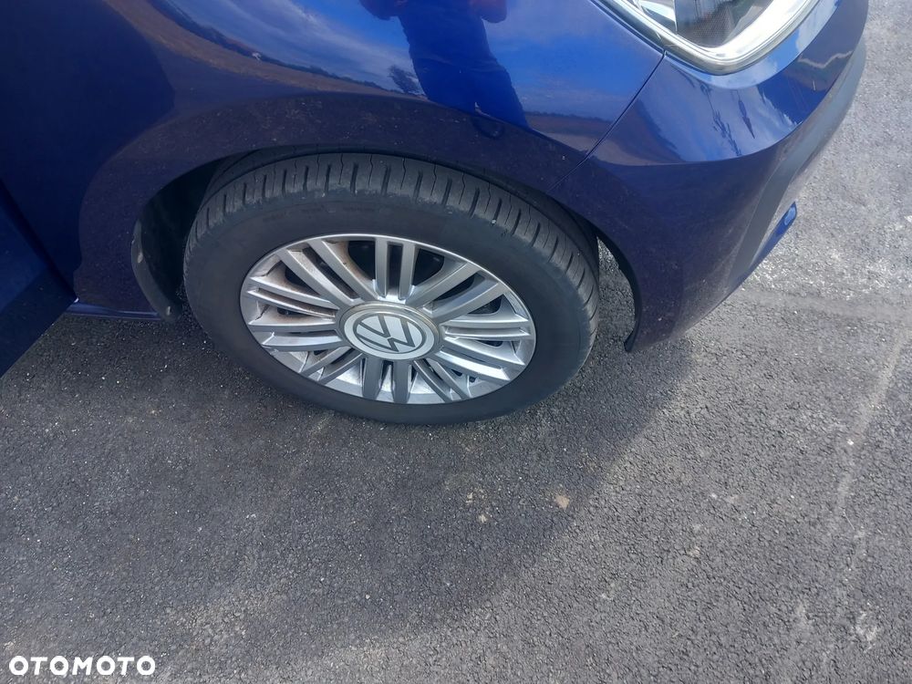 Volkswagen up! United - 11