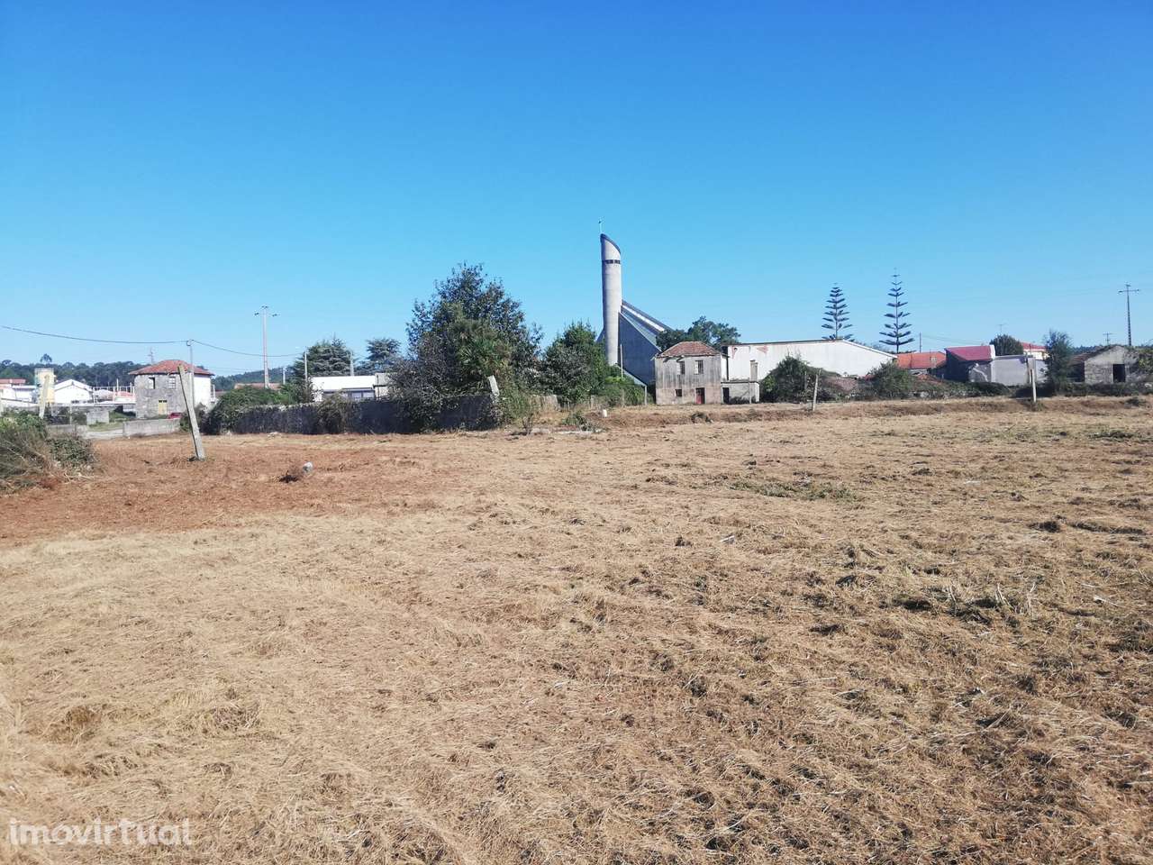 VENDE-SE TERRENO PARA CONSTRUÇÃO - Grande imagem: 3/6