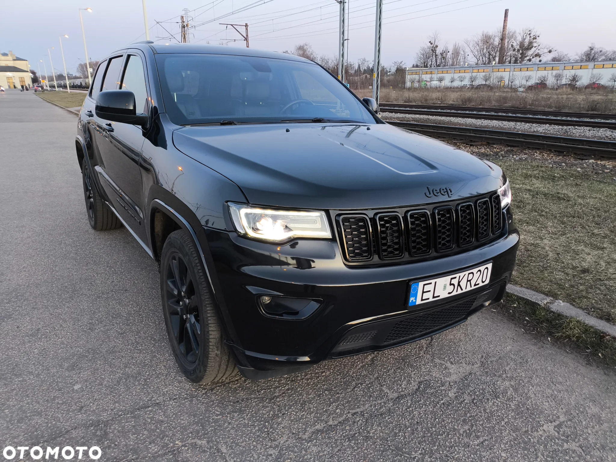 Jeep Grand Cherokee - 19