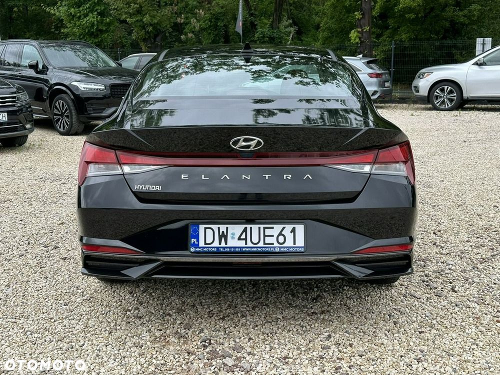 Hyundai Elantra - 7