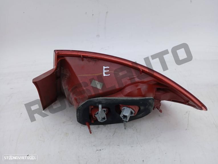 Farolim Trás Painel Esquerdo  Mazda Mazda3 I Sedan [2003_2009] - 2