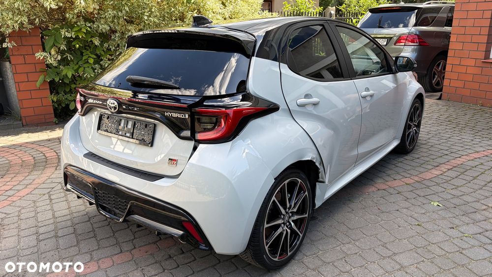 Toyota Yaris Hybrid 1.5 GR Sport - 4