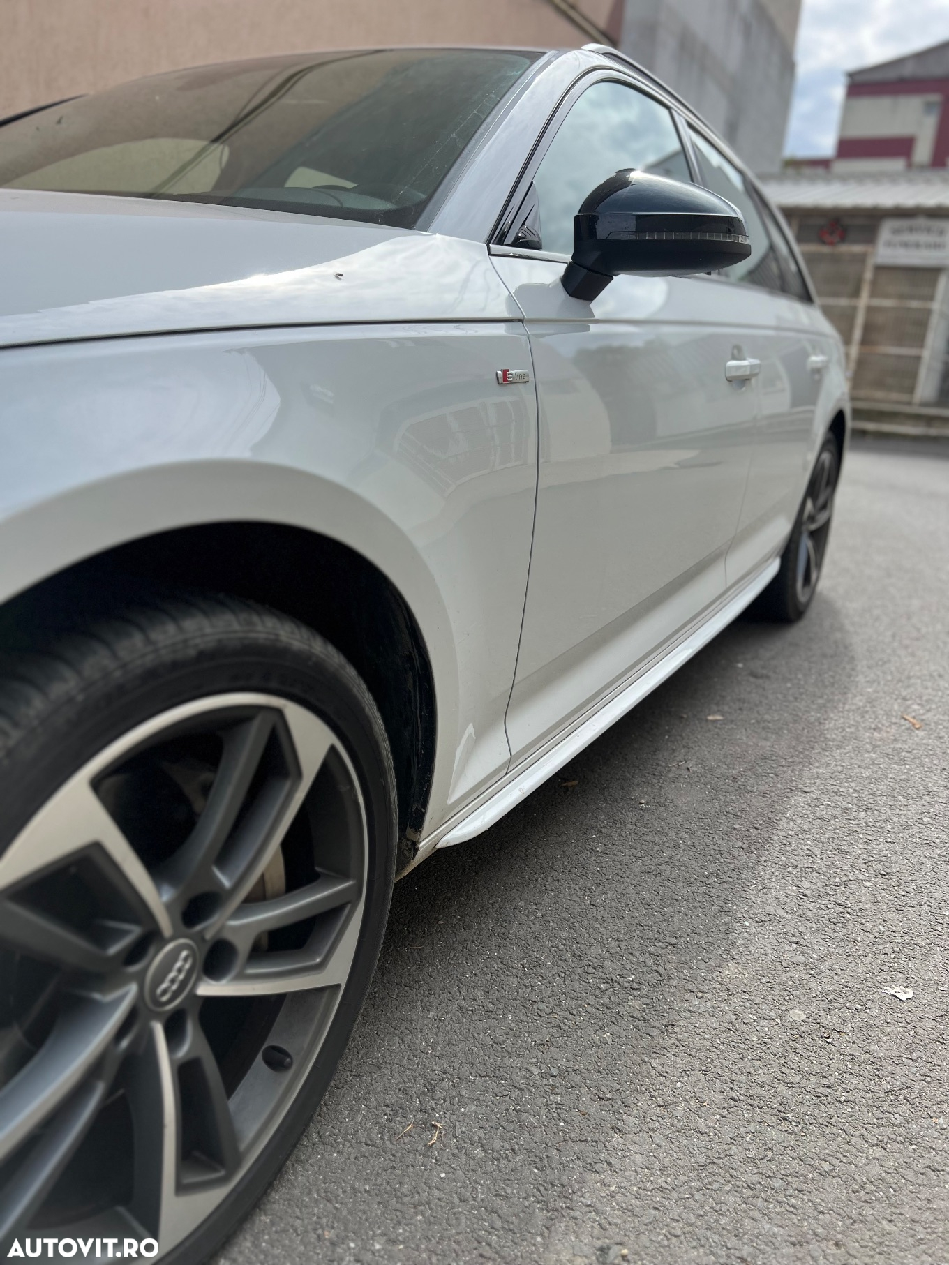 Audi A4 Avant 2.0 40 TDI S tronic Advanced - 5