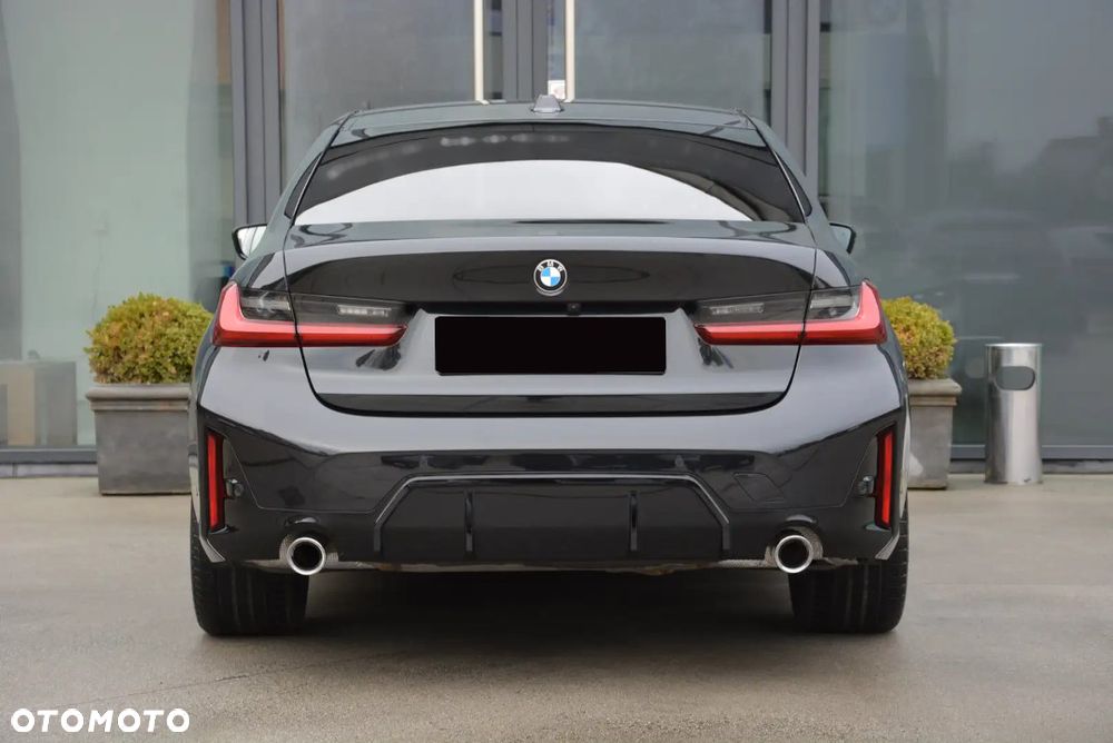 BMW Seria 3 330d xDrive mHEV M Sport - 4