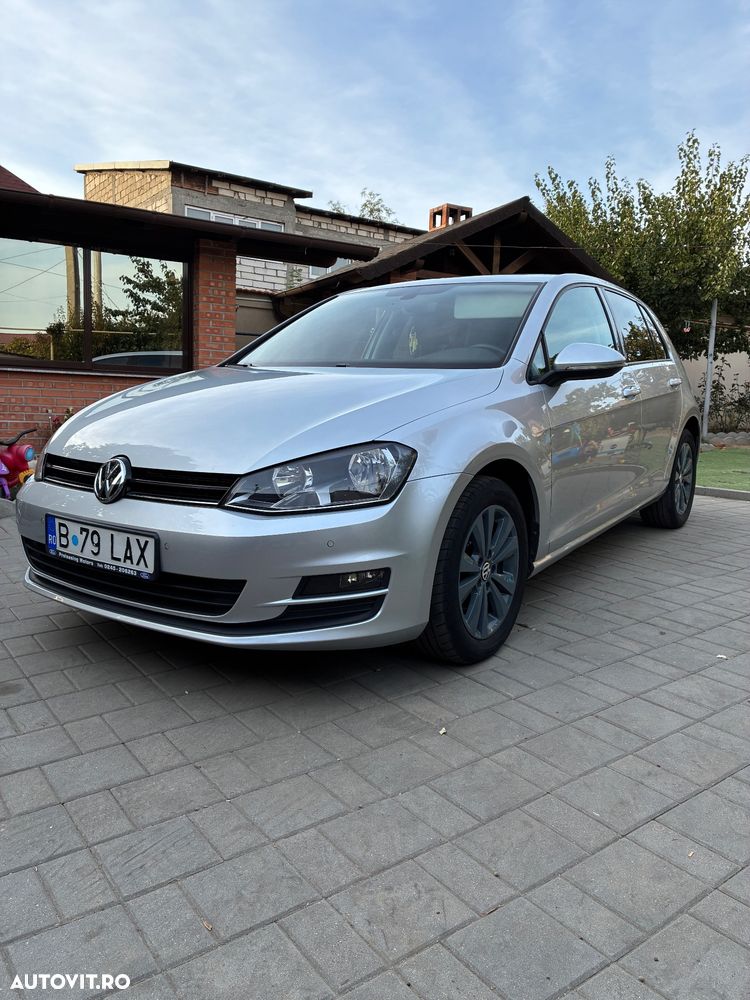 Volkswagen Golf - 1