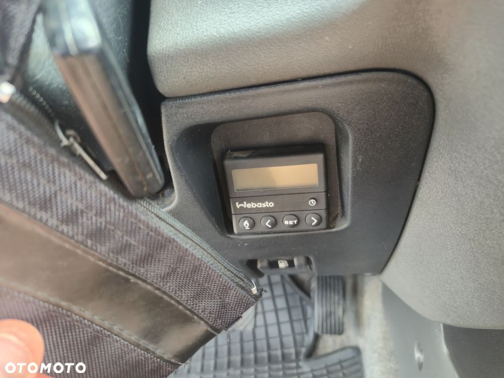 Mitsubishi Pajero - 8