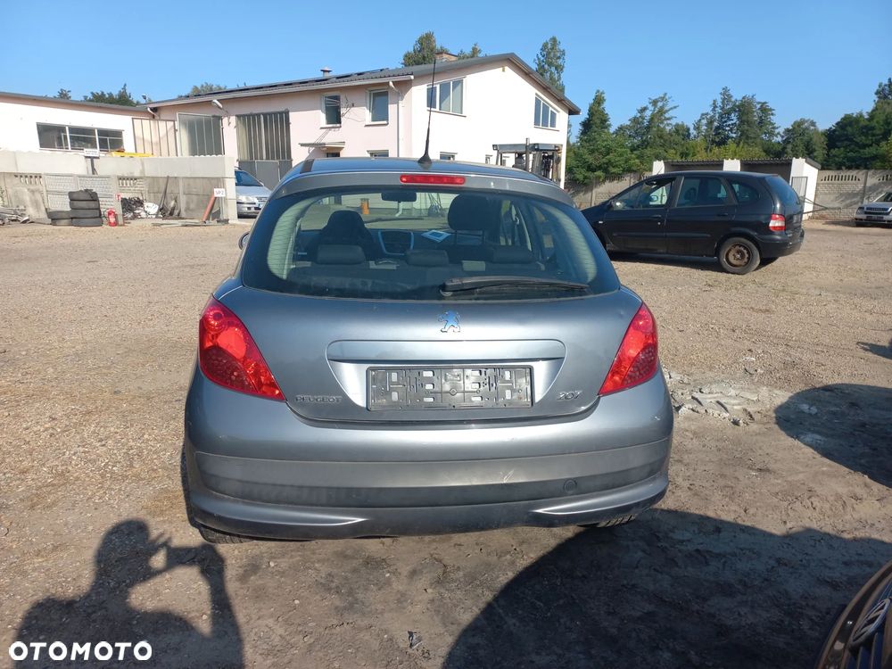 Peugeot 207 1.4 16v 09r 5D KTHC lampa tylna lewa prawa Europa
