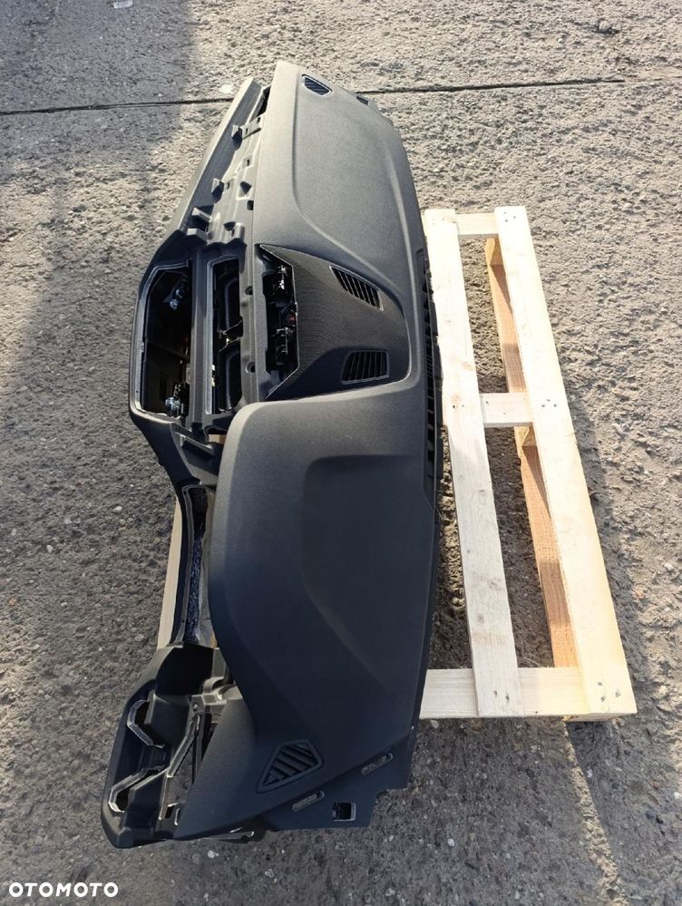 BMW G30 G31 DESKA KONSOLA ANGLIK - 2