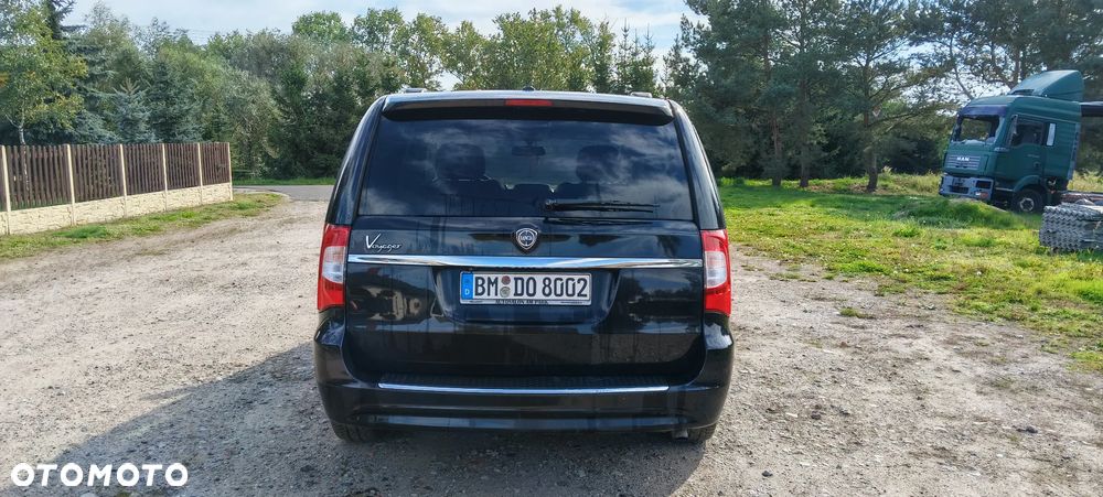 Lancia Voyager - 4
