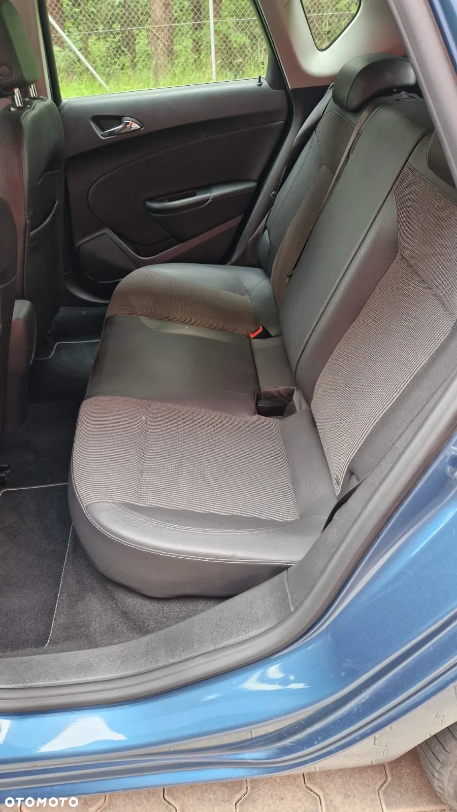 Opel Astra IV 1.4 T Cosmo - 10