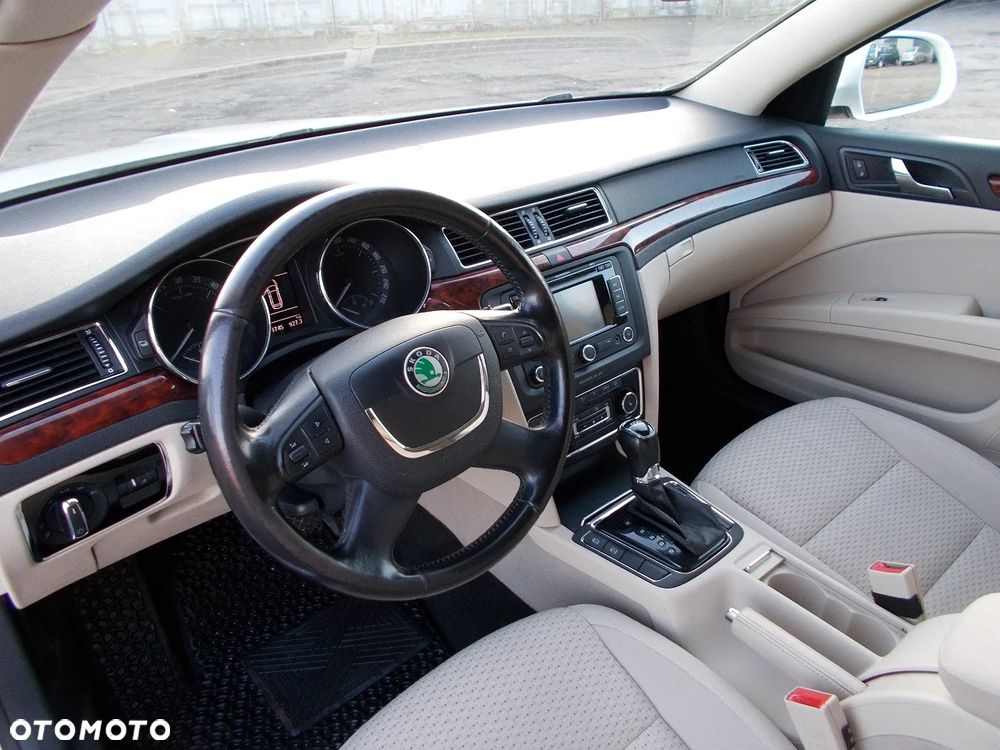 Skoda Superb 2.0 TDI Business DSG - 19